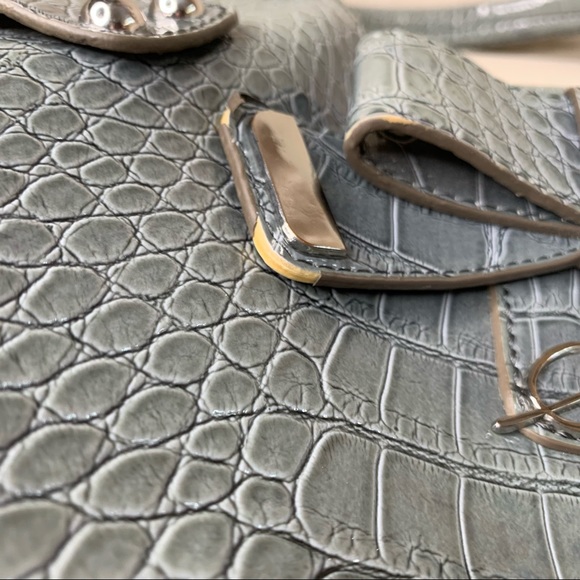 Guess Satchel Handbag Light Blue Faux Croc Bow - Picture 5 of 6